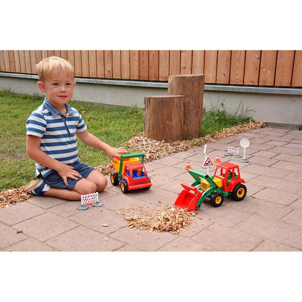 Lena Toy Tractor and Shovel with Toy Figure + Kneipp Kids Bubble Bath (40ml)