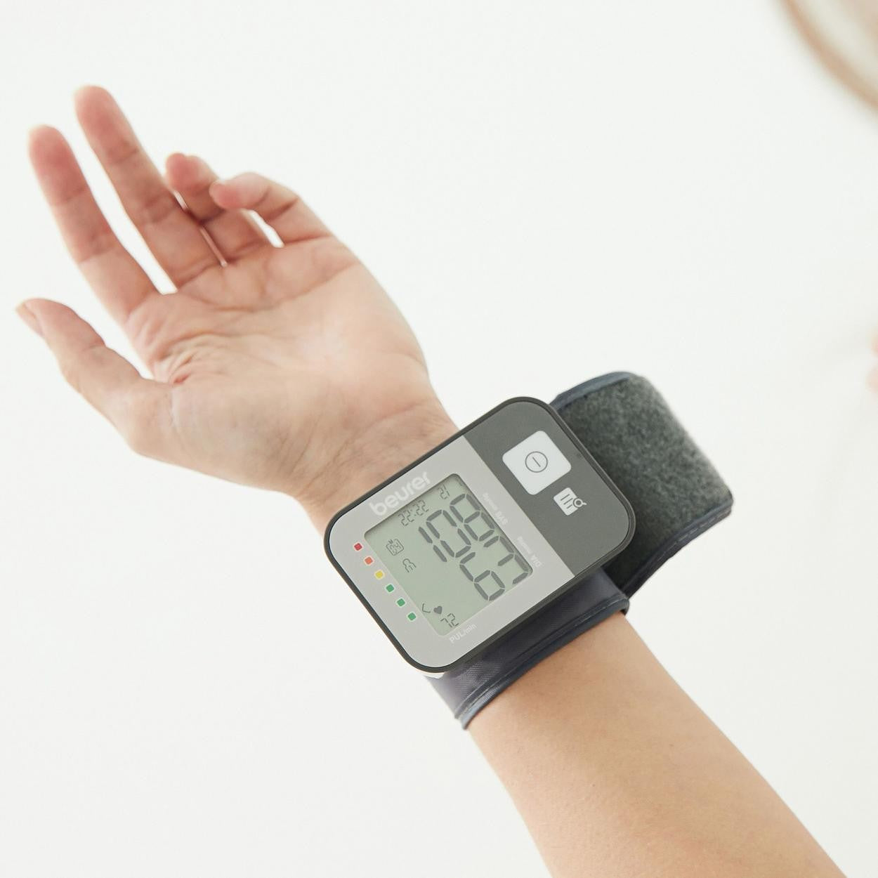 Beurer BC 27 Wrist Blood Pressure Monitor with Risk & Arrhythmia Detection