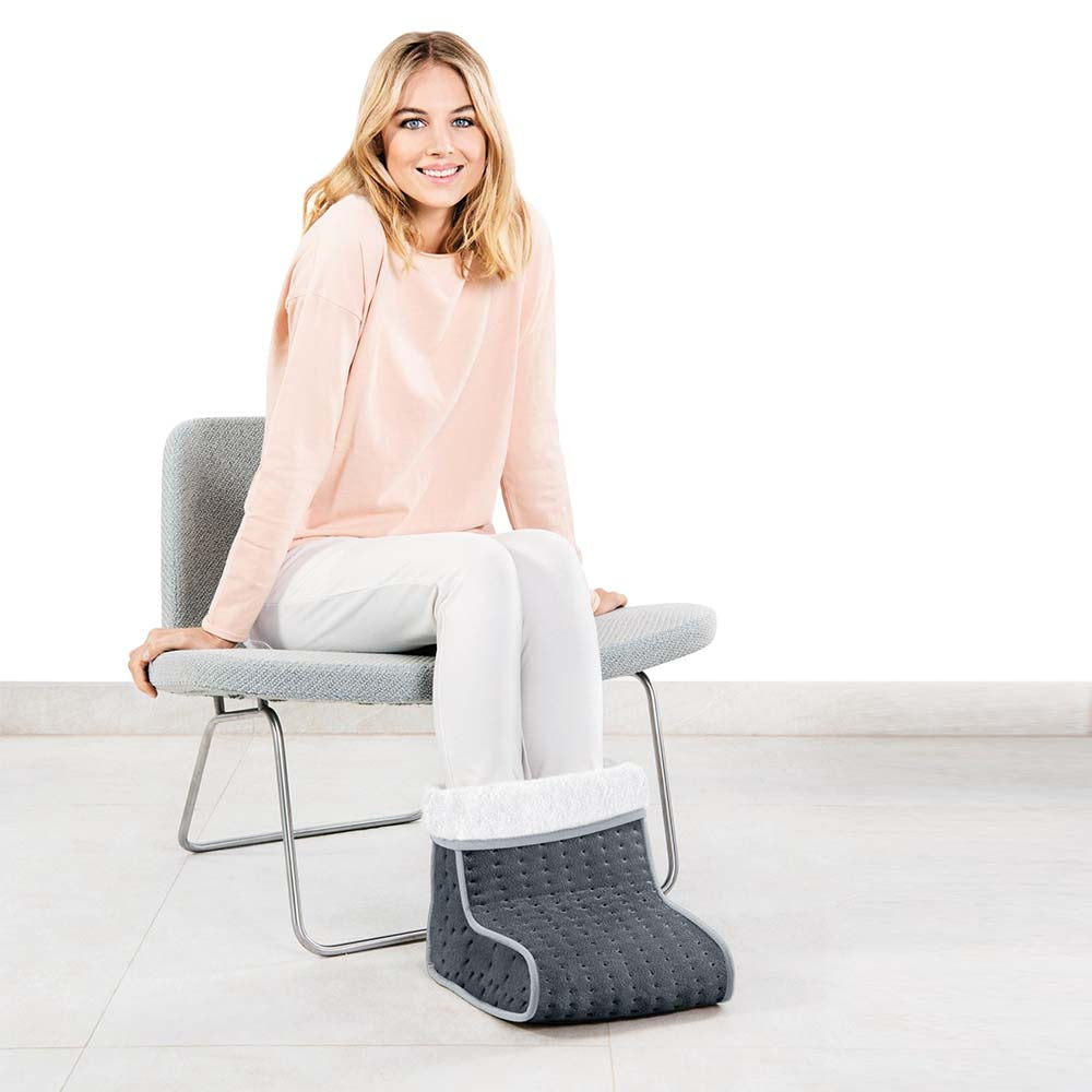 Beurer Germany FW 20 Electric Foot Warmer in Grey: Adjustable Temperature. Cosy Materials. Low Energy Heat.
