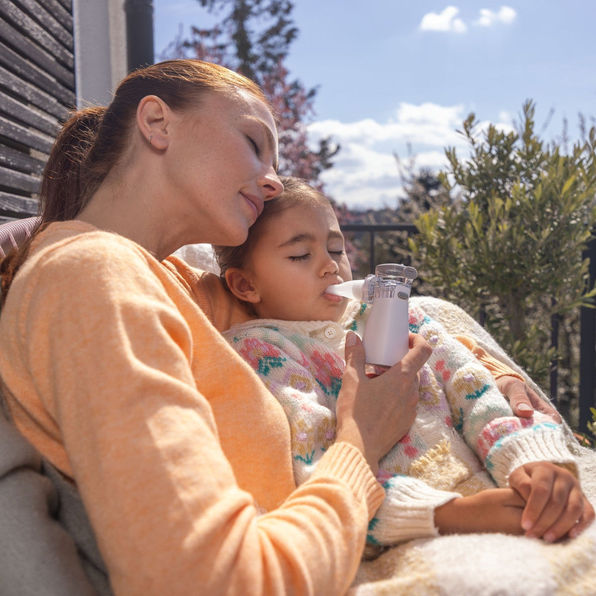 Beurer IH 57 Nebuliser Ideal for Adults, Children & Travel: Compact & USB Rechargeable