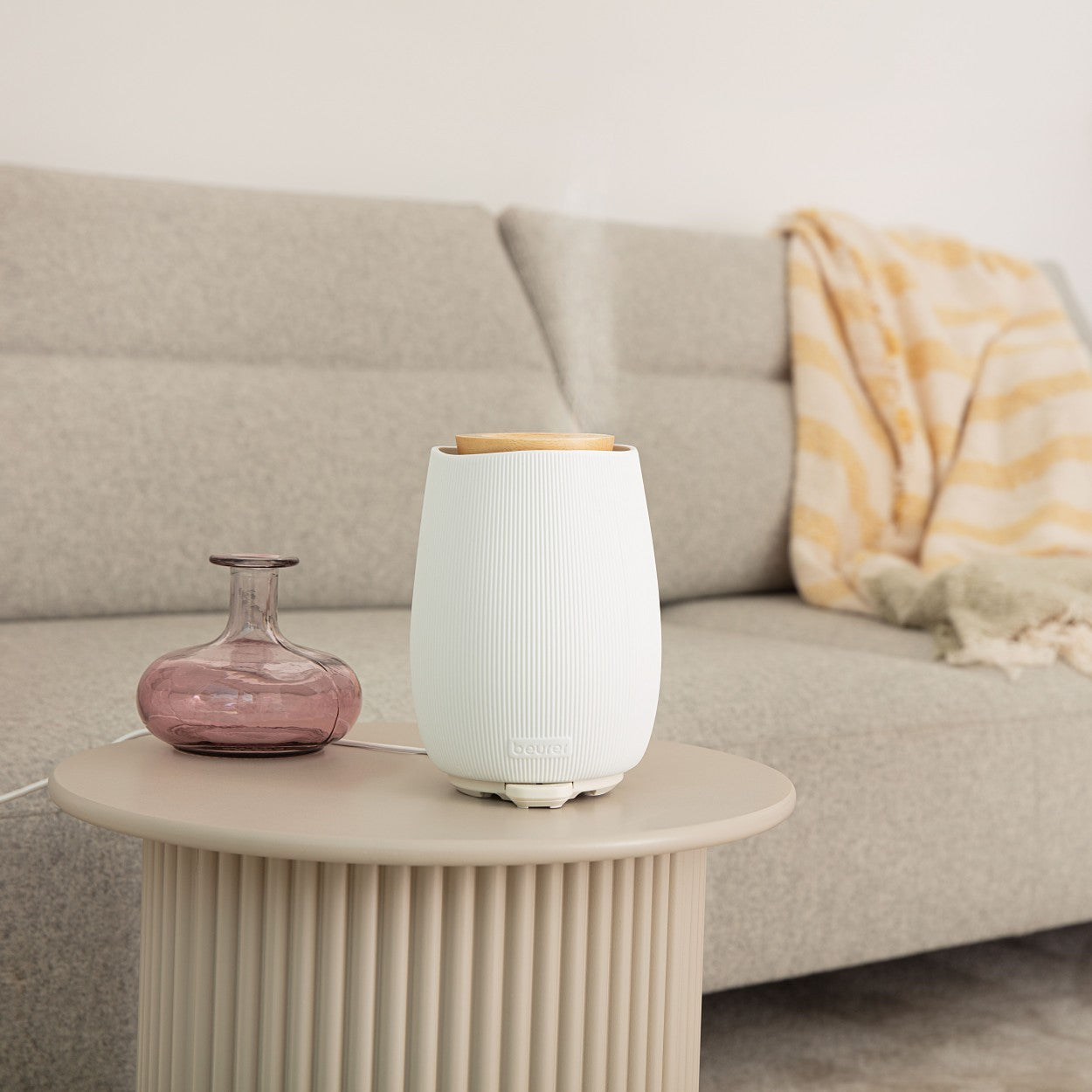 Beurer LA 45 Aroma Diffuser | Ultrasonic Mist, 9-Colour LED Lights | Aromatherapy, Essential Oils & Home Scenting | Rooms to 20m²