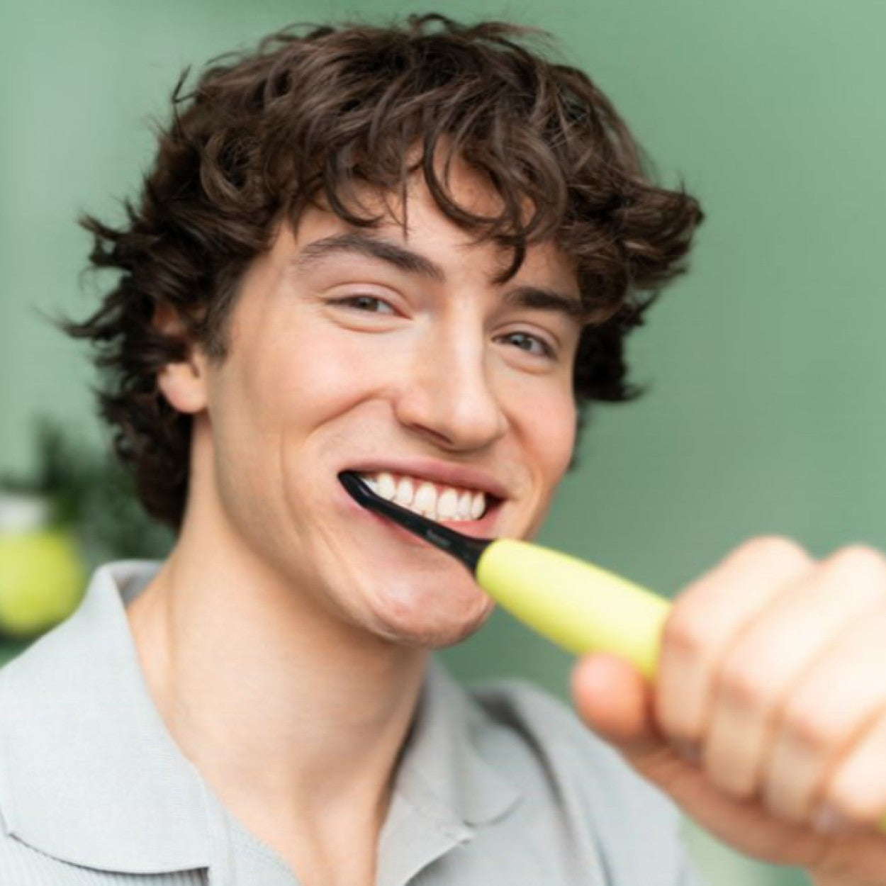 Beurer SC 50 Electric Toothbrush | Advanced Sonic Technology for Healthy Teeth & Gums | Eco-Friendly | Splashy Lemon Yellow