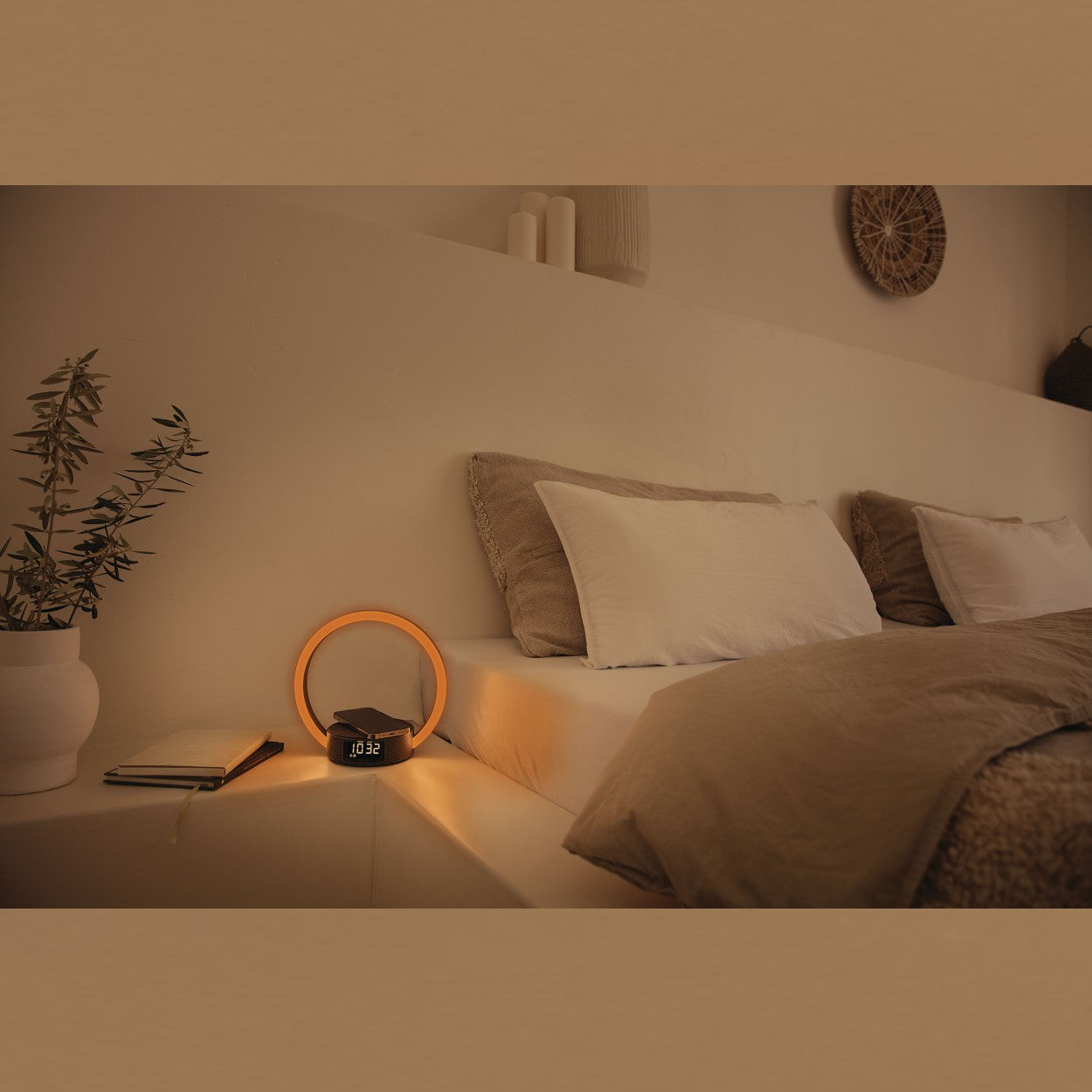Beurer WL 65 Wake + Charge Wake Up Light | Bedside Light, Fast Phone Charger, Dual Alarm & Variable LED