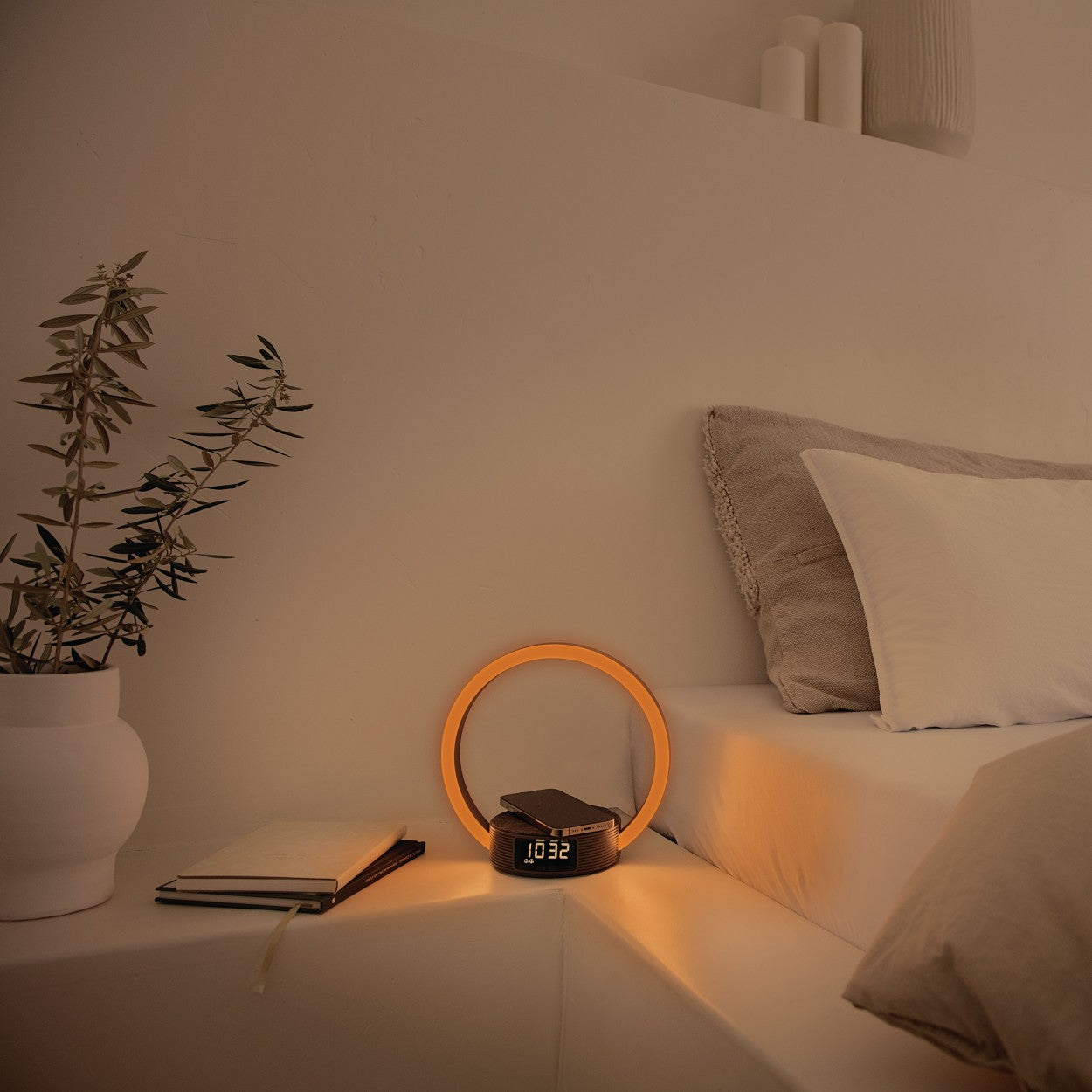 Beurer WL 65 Wake + Charge Wake Up Light | Bedside Light, Fast Phone Charger, Dual Alarm & Variable LED