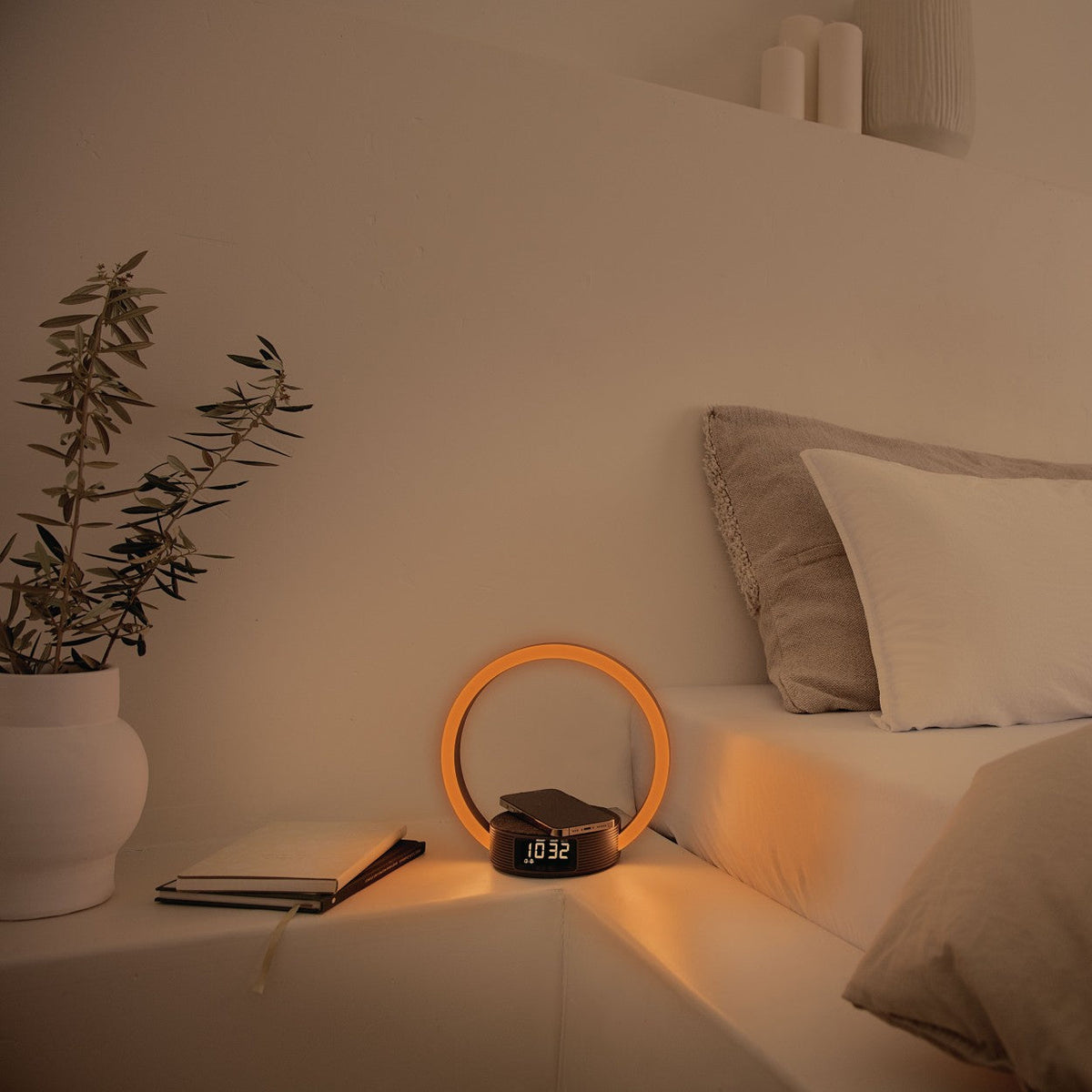 Beurer WL 65 Wake + Charge Wake Up Light | Bedside Light, Fast Phone Charger, Dual Alarm & Variable LED