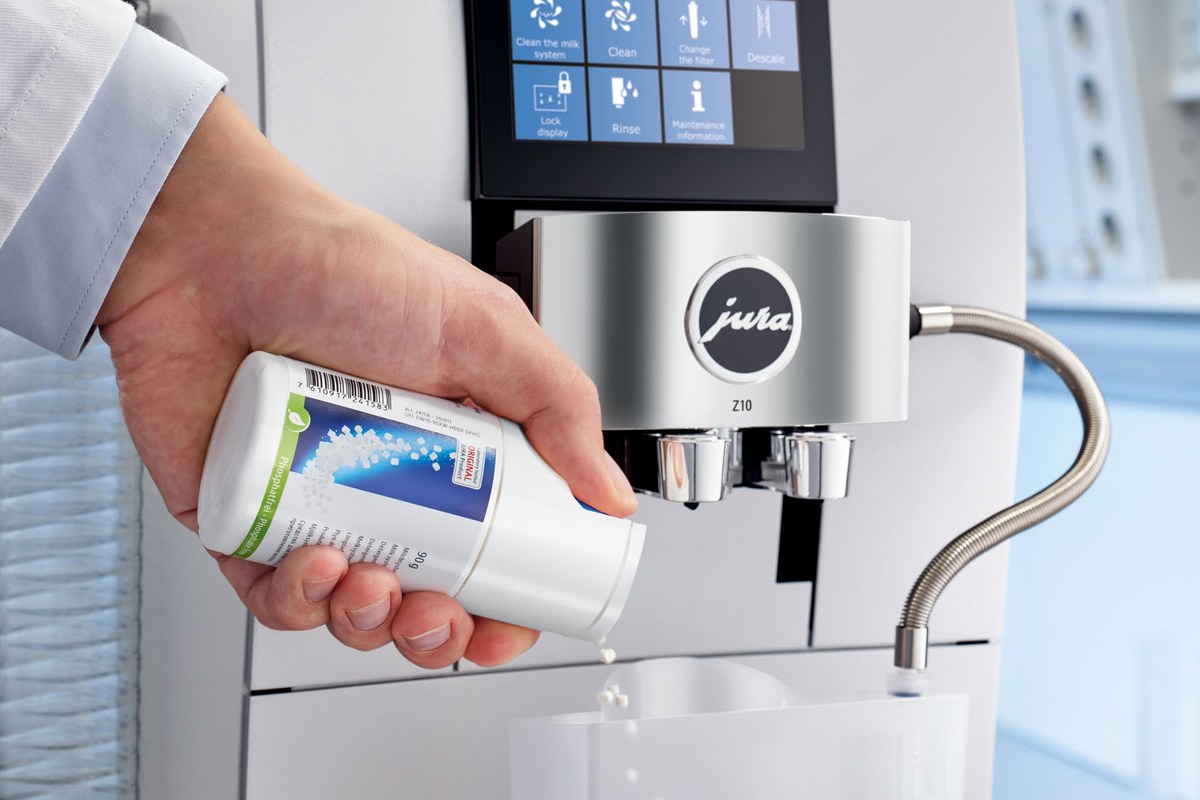 Filters & Machine Care: cleaning a JURA machine
