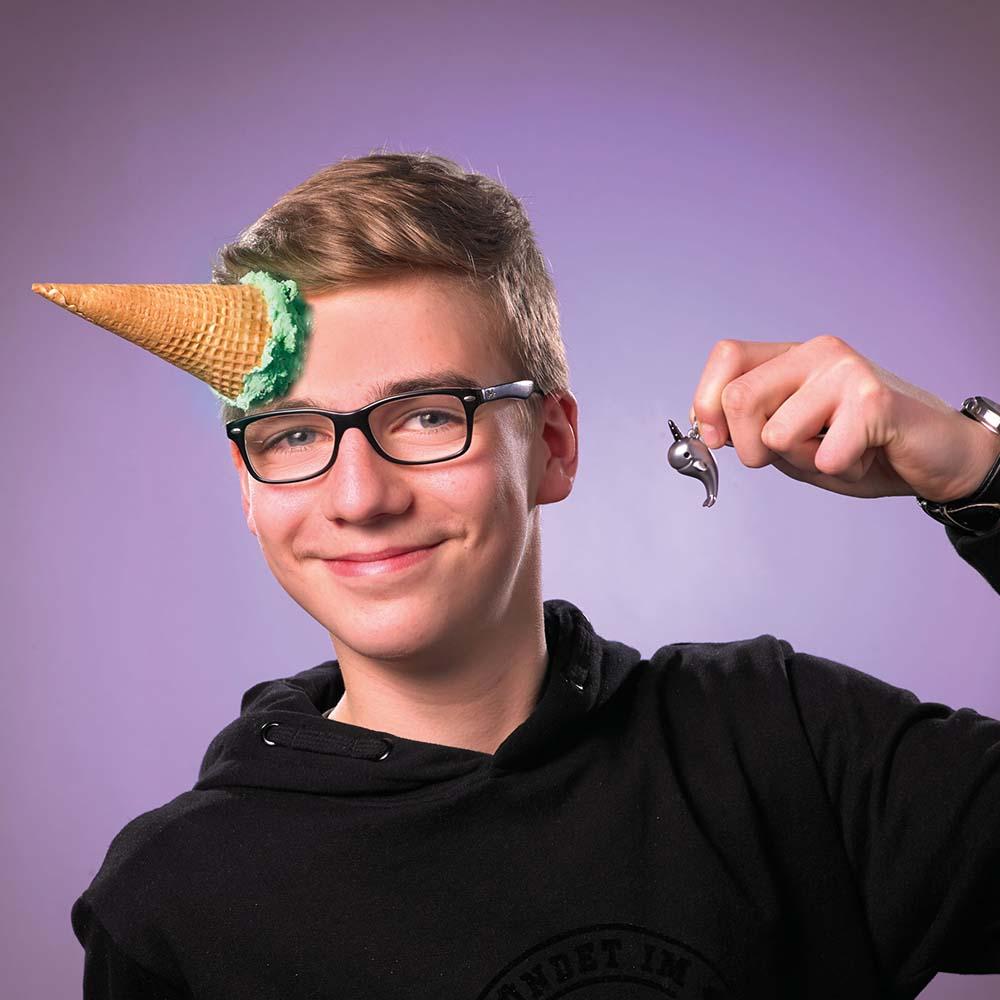 TROIKA Keyring NARWHAL