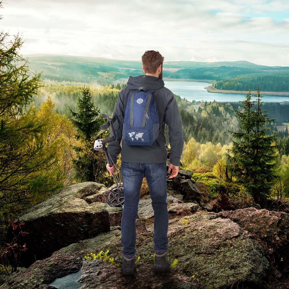 TROIKA Backpack and Keyring BAGPACK GLOBETROTTER SET - Dark Blue/Grey