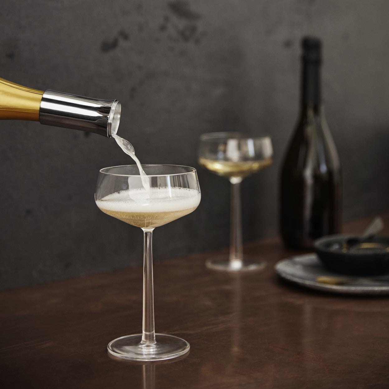 VAGNBYS Champagne Pourer: Preserves MCC Bubbles. Prevents Dripping. Elegant Stainless-Steel Conserves the Taste & Quality