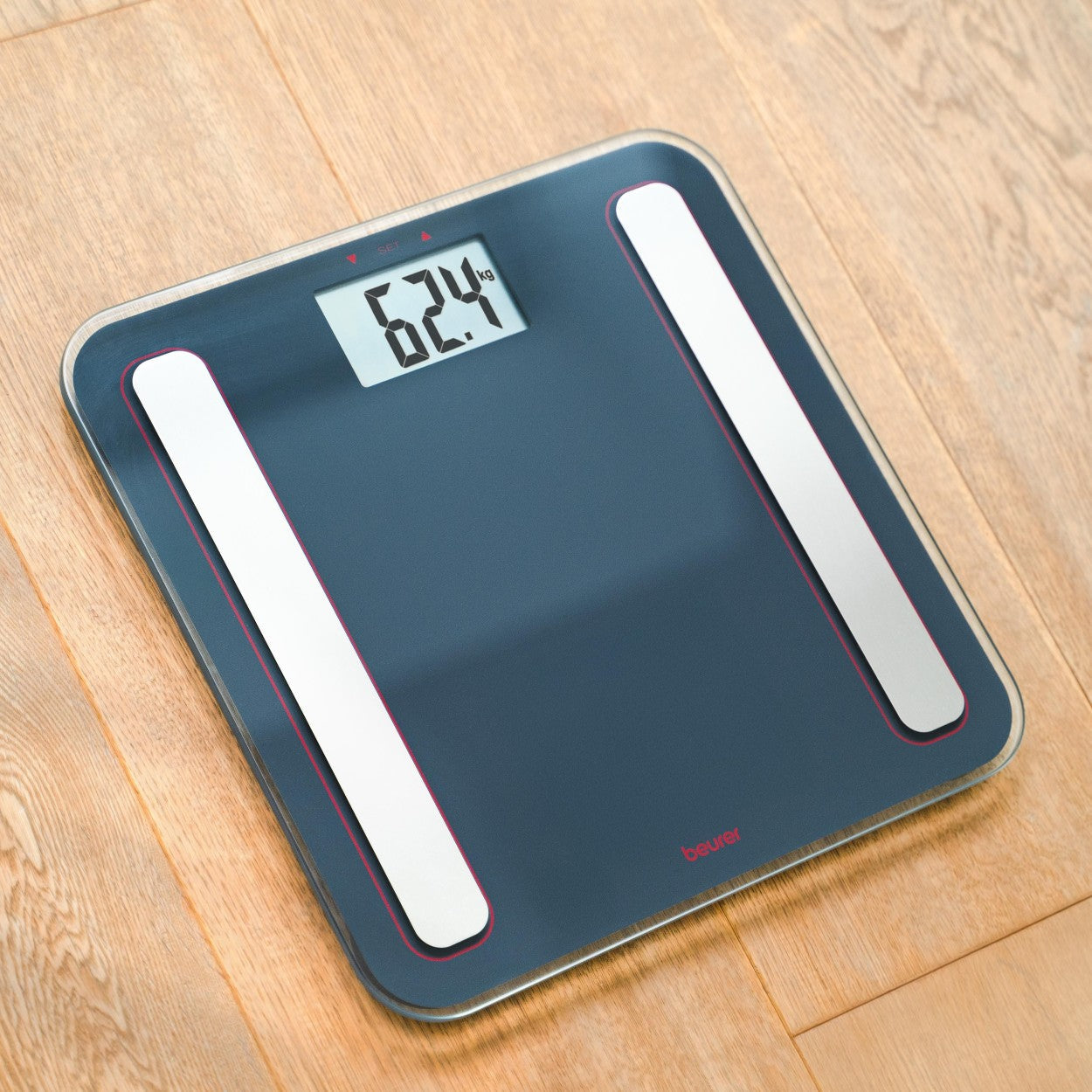 Beurer BF 183 LE25 Diagnostic Bathroom Scale: Weight, Body Fat, Body Water, Muscle Percentage, BMI, Visceral Fat & Metabolic Age