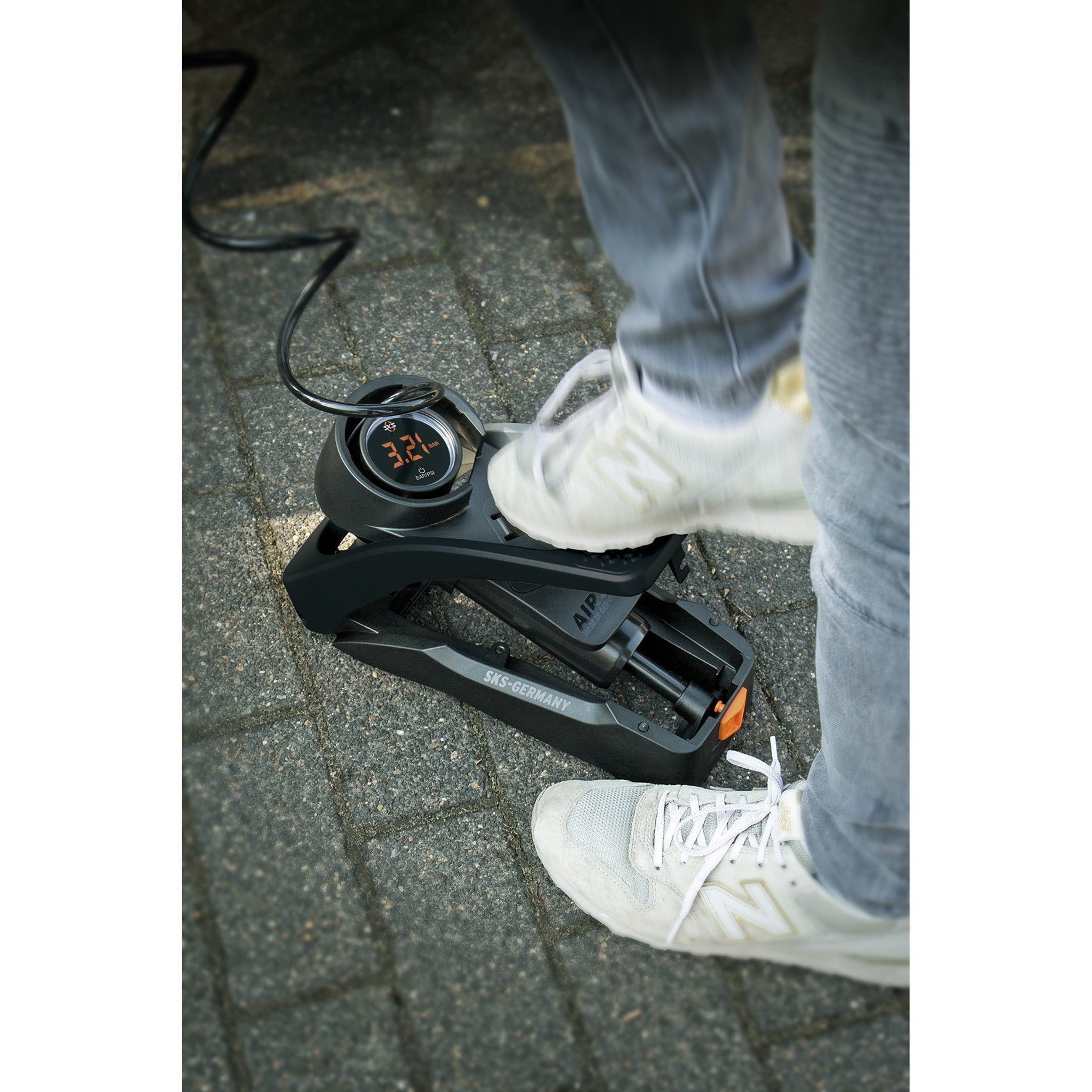 SKS Multivalve Floor Foot Pump for Bikes Digital Upgrade - AIRSTEP DIGI